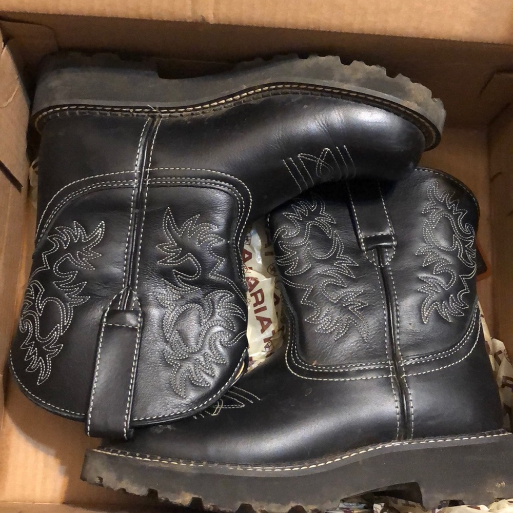 Ariat boots used but in great condition